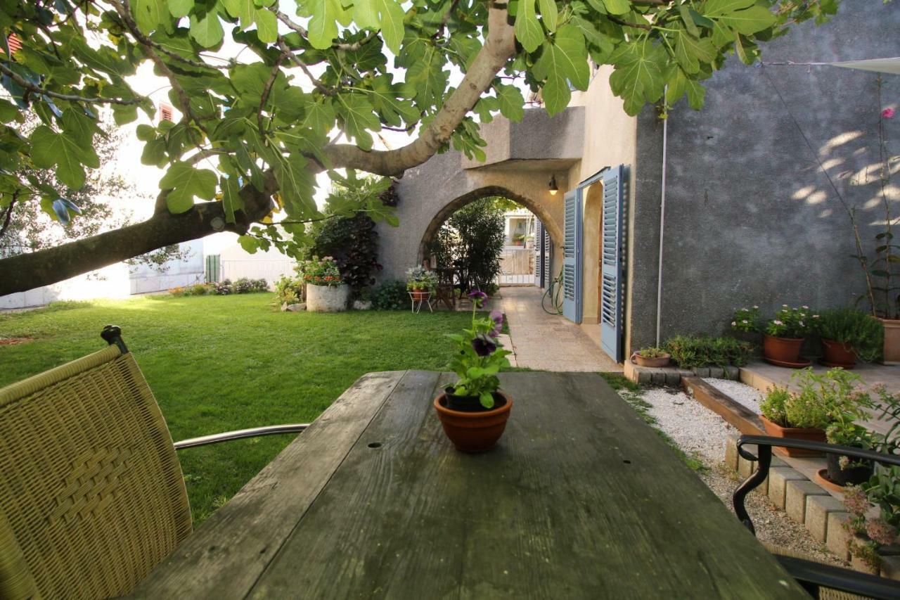 Apartment Olive Garden Punat Exterior foto